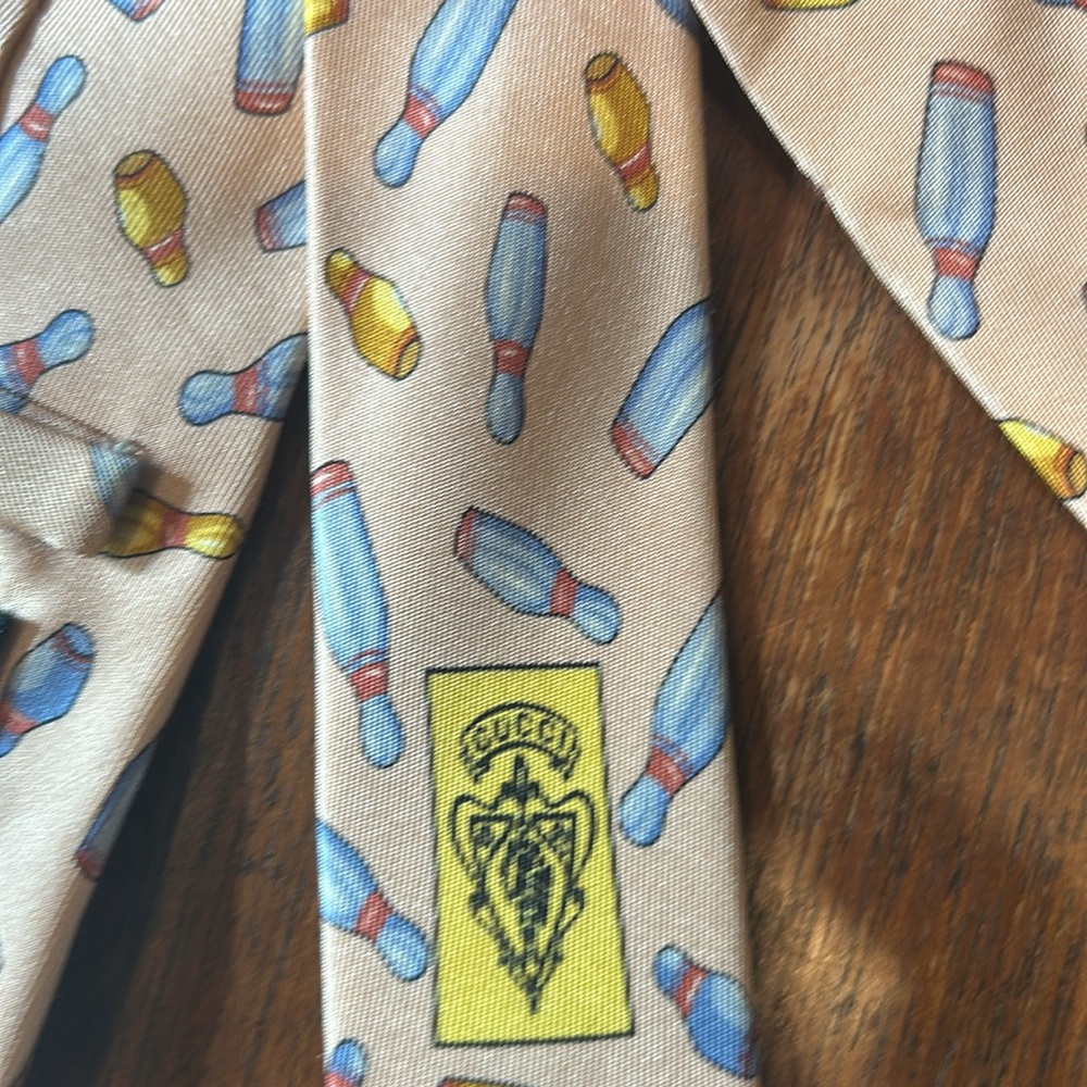 Gucci 100% Silk Bowling Pins Vintage Neck Tie Pink Blue - Picture 7 of 11